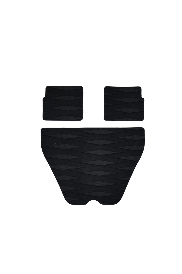 Nelo surfski shape - non-slip foot pad